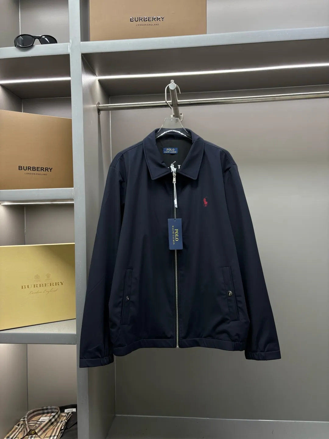 P560 POLO Ralph Lauren's new embroidered thin cotton jacket Original fabric Original accessories Official same model Made of imported polyester fabric, customized vat-dyed fabric Very comfortable and smooth to the touch Very wide and stylish, Will not deform after long-term wear Produced by a first-line brand OEM factory Imported Behringer embroidery machine Full and textured embroidery The latest autumn and winter style Fashionable and individual Super versatile and good-looking one Very suitable for both men and women A must-have for everyone Color: Black Royal blue khaki Size: L-4XL